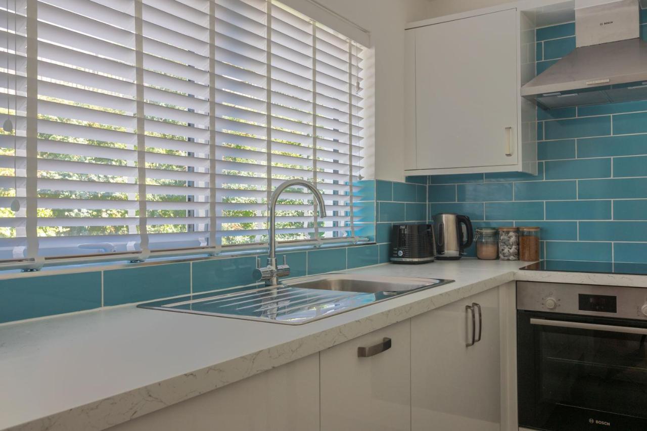 Riverside Apartment With Views And Parking Kingsbridge  Buitenkant foto