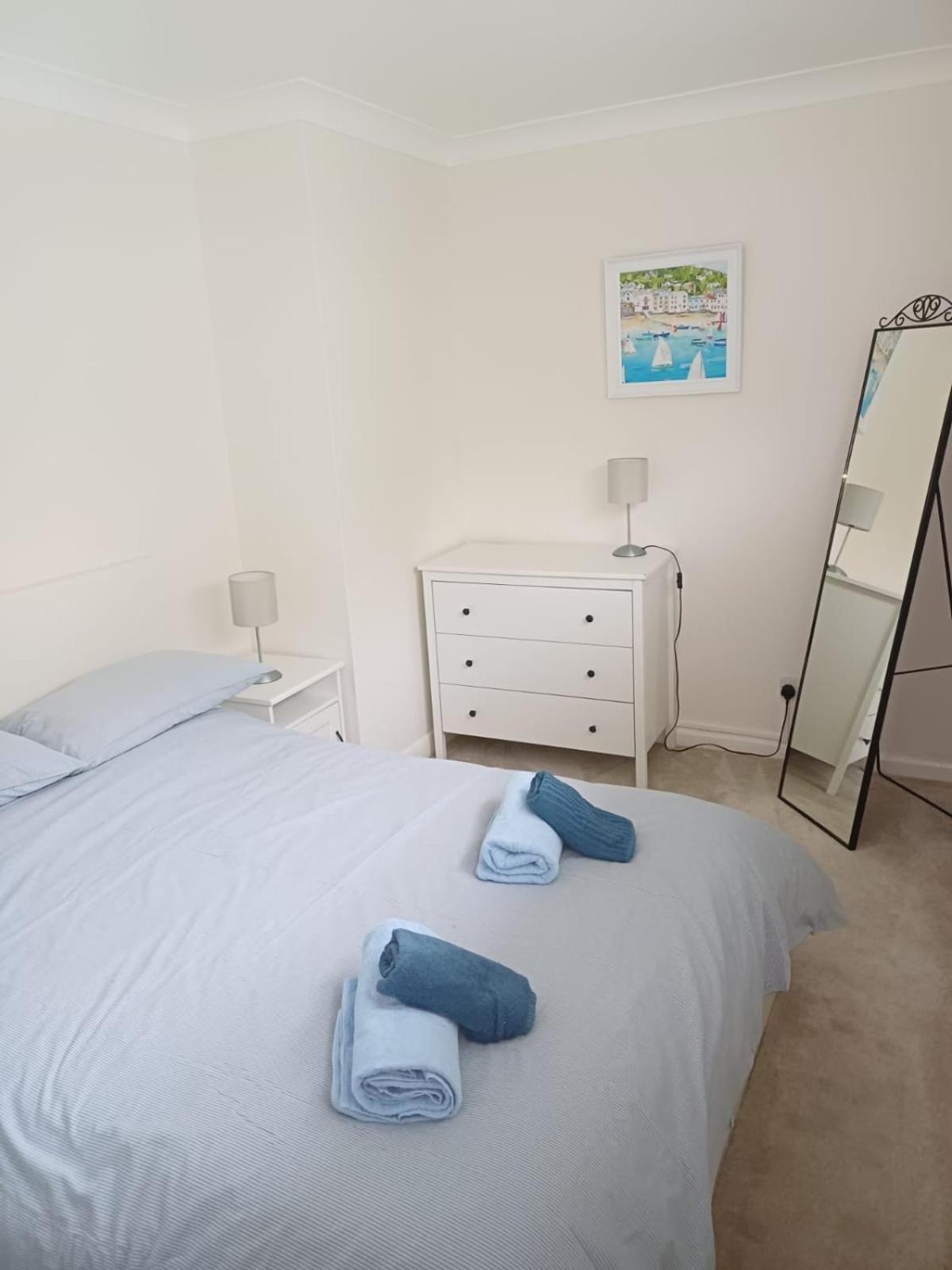 Riverside Apartment With Views And Parking Kingsbridge  Buitenkant foto